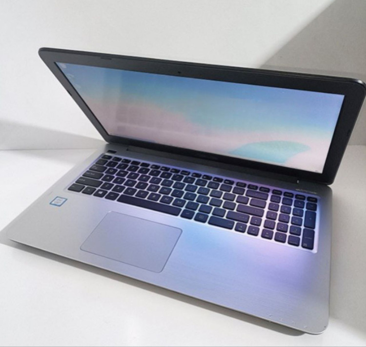 خرید لپتاپ ASUS X556UAK از فروشگاه باراد آی تی نت